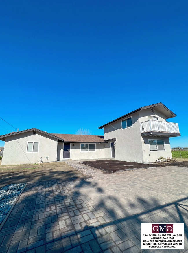 Primary Photo - 3 Bedroom, 2 Bathroom House w/ Bonus Rooms...