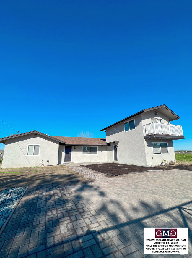 Building Photo - 5 Bedroom, 2 Bathroom House on 20 Acre Equ...