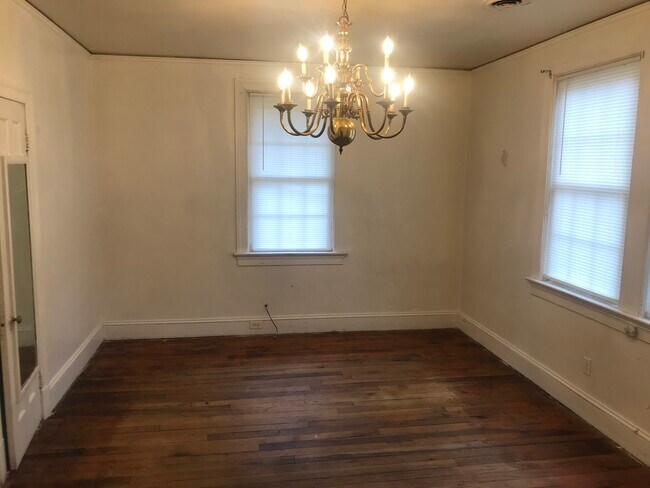 Building Photo - 1703 S Slocumb St