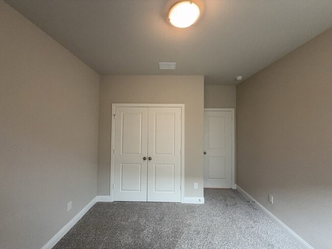 Building Photo - 612 Amenduni Ln
