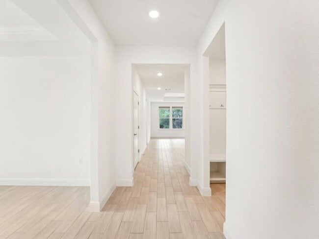 Building Photo - 312 Kitty Hawk Rd