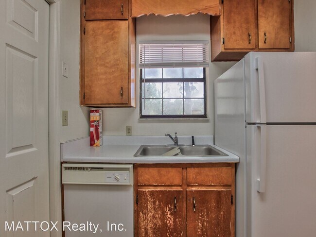 Building Photo - 2 br, 1.5 bath House - 4791 Leah Court
