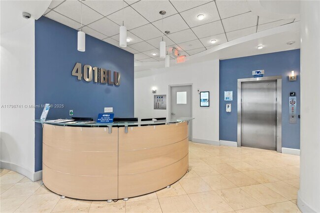 Building Photo - 401 69th St