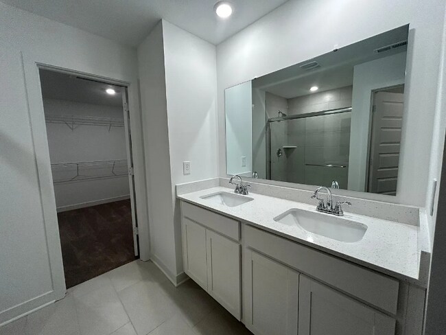 Building Photo - 7307 Darley Ln