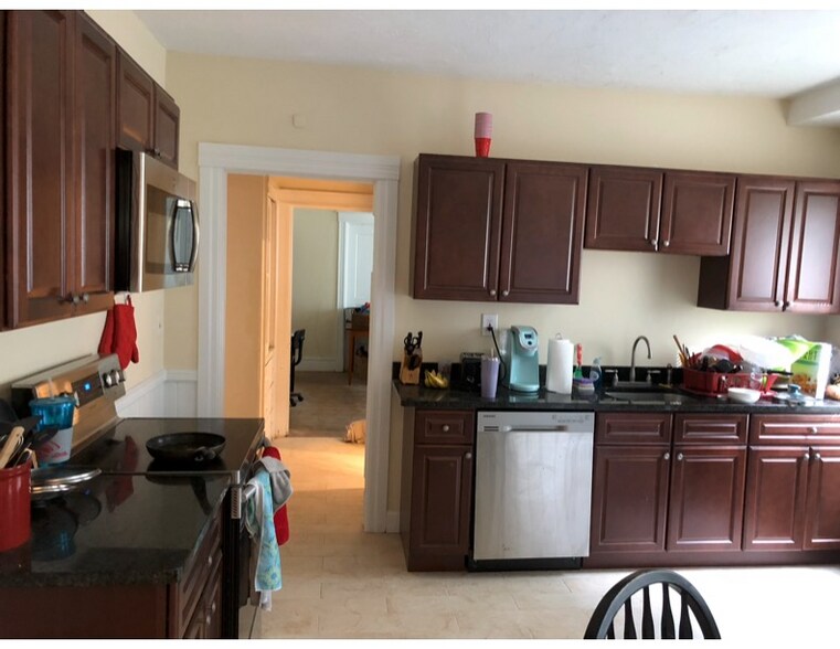 Building Photo - 146 West St