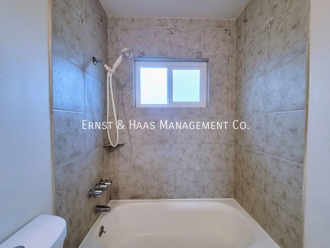 Building Photo - 5050 Linden Ave