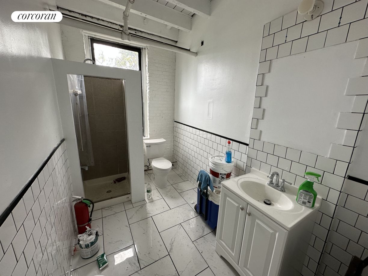 Building Photo - 125 Green St