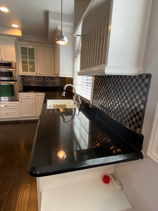 Building Photo - 20947 Hackney St