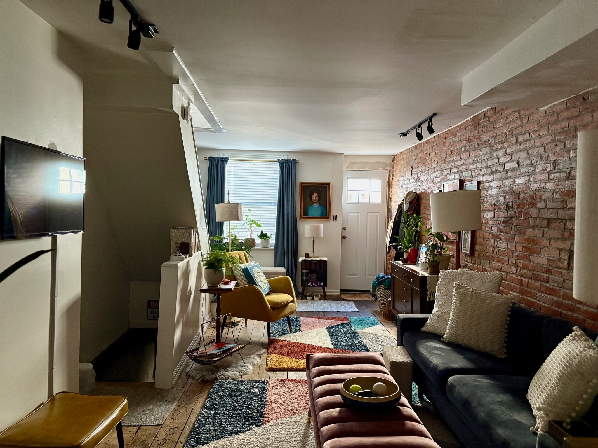 Building Photo - 706 Sears St