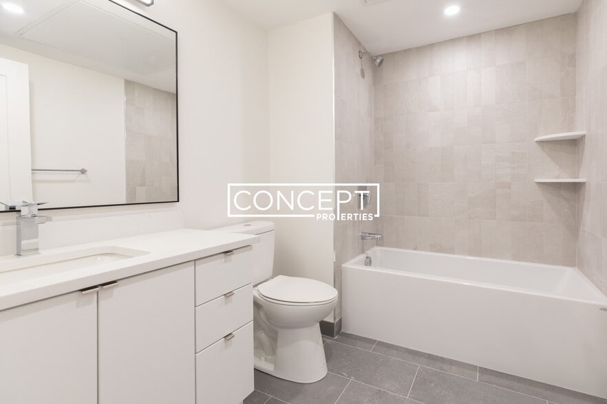 Building Photo - 11 E Lenox St