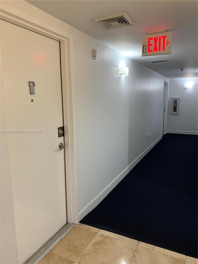 Building Photo - 1401 SW 22nd St