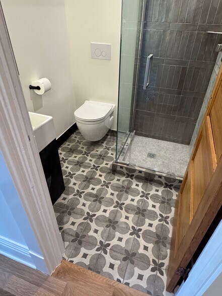 1st floor Bath 1 - 2635 W 33rd Ave