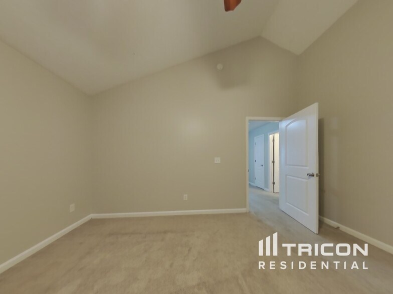 Building Photo - 168 Meadow Spring Ln