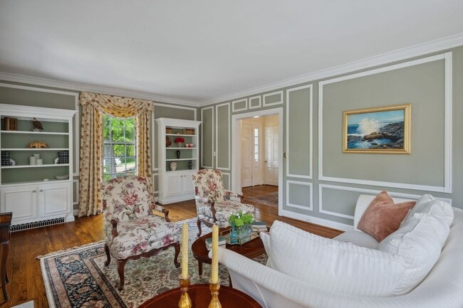 Building Photo - Extremely RARE opportunity in Green Hills