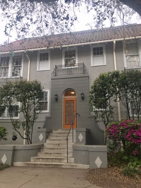 Building Photo - Uptown Apartment on Mardi Gras Parade Route