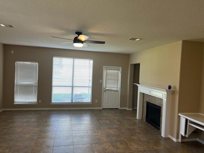 Building Photo - 18646 Flagstone Creek Rd