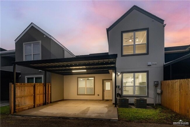 Building Photo - 5510 N Crown Point