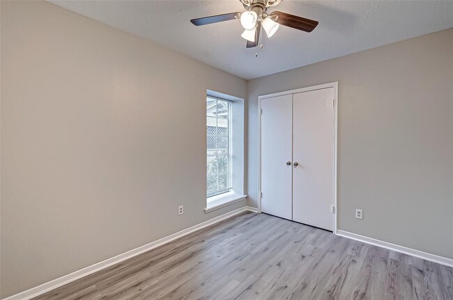 Building Photo - 11503 Meadow Ln