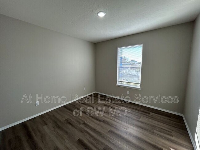 Building Photo - 704 Watermill Cir
