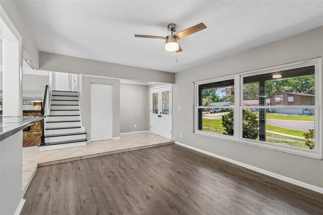 Building Photo - 7111 Gateway Ct