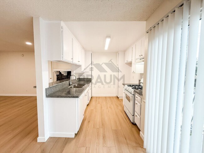 Building Photo - 13347 Victory Blvd