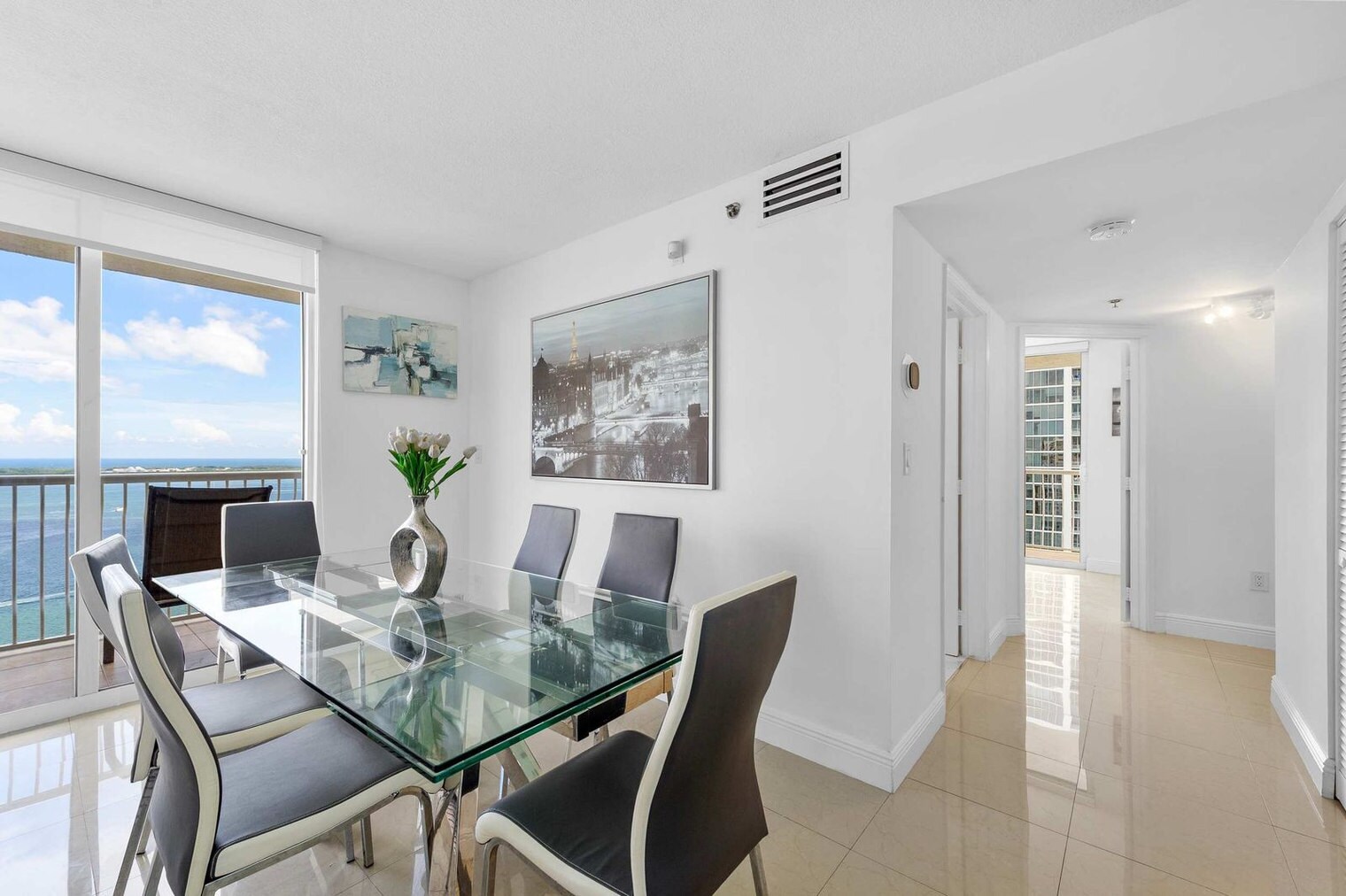 Building Photo - 1200 Brickell Bay Dr