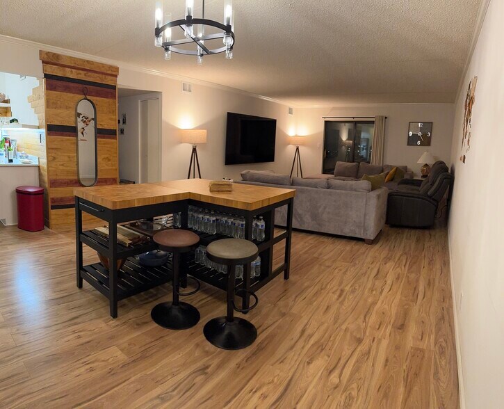 Building Photo - 21139 Valley Forge Cir