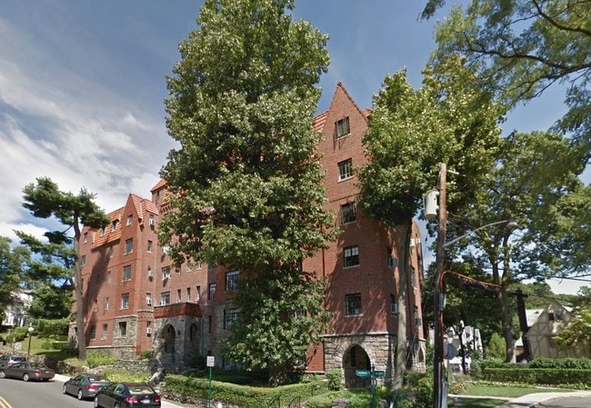 Building Photo - 22 Sagamore Rd