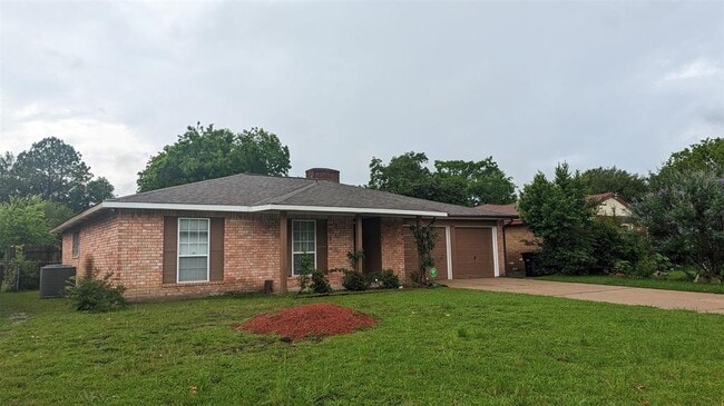 Building Photo - 6130 S Pinesap Dr
