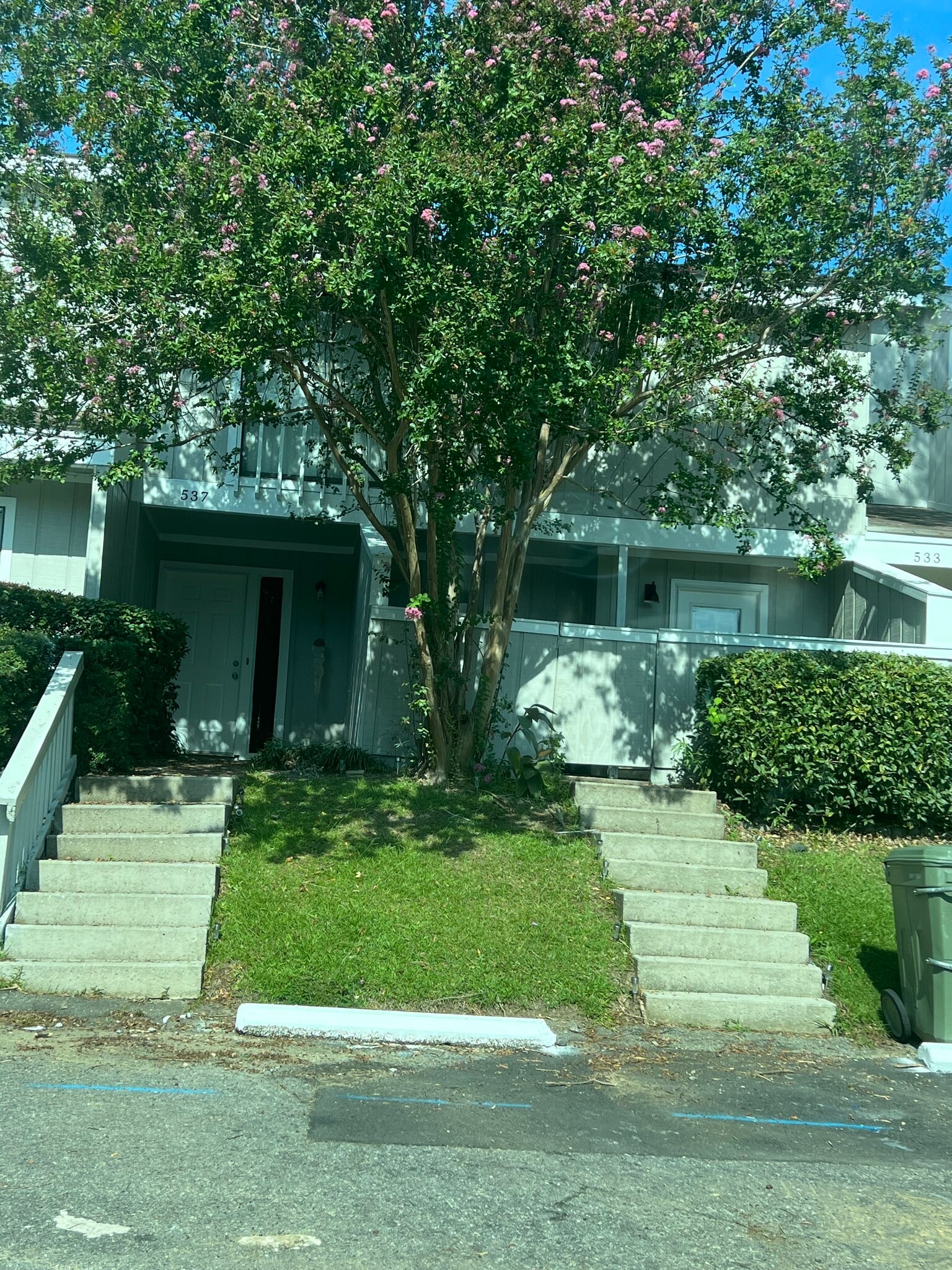 Building Photo - 537 Hickory Hill Dr