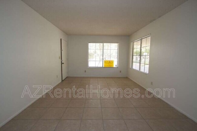 Building Photo - 925 N College Ave