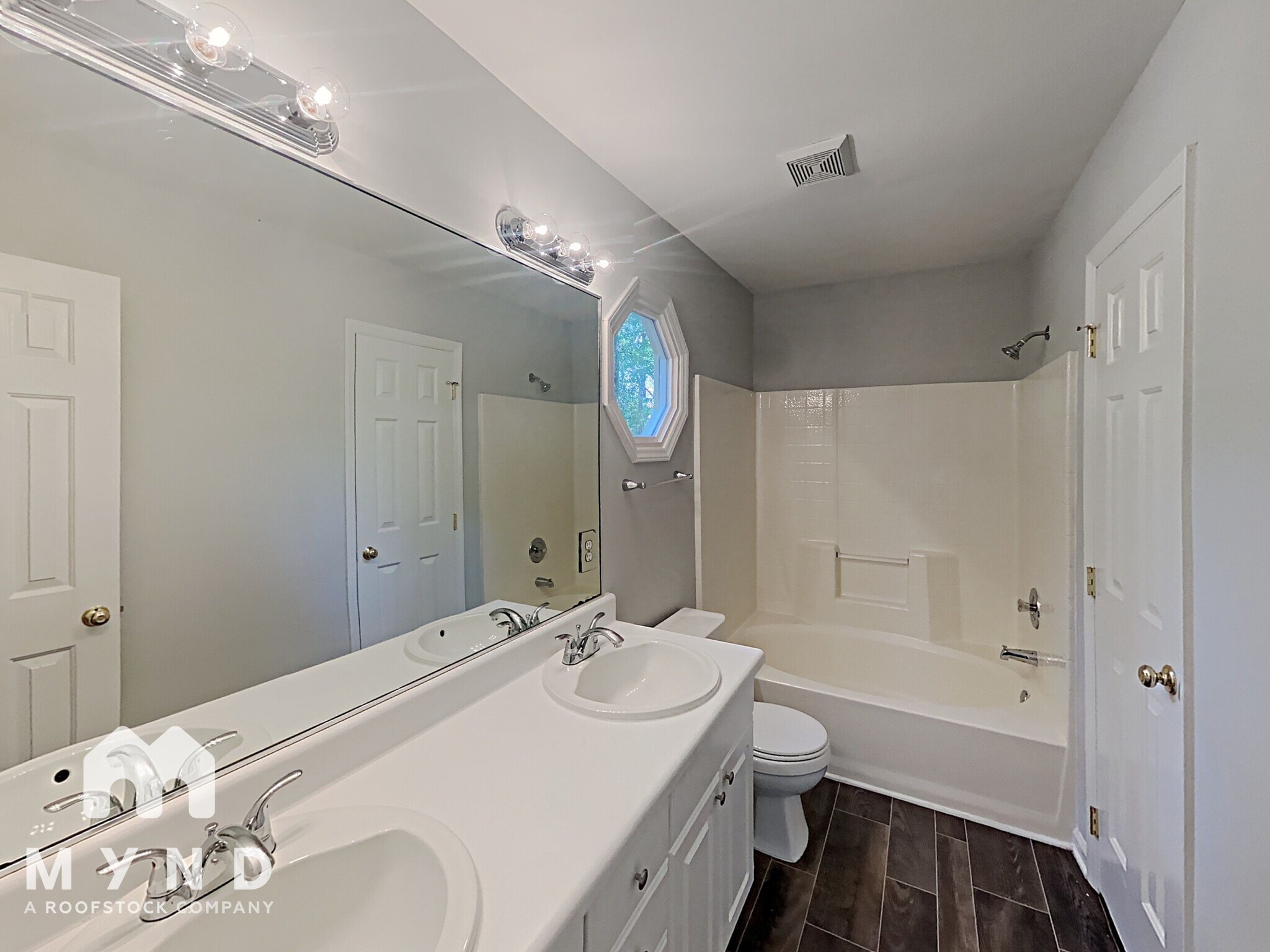 Building Photo - 409 Triple Crown Cir