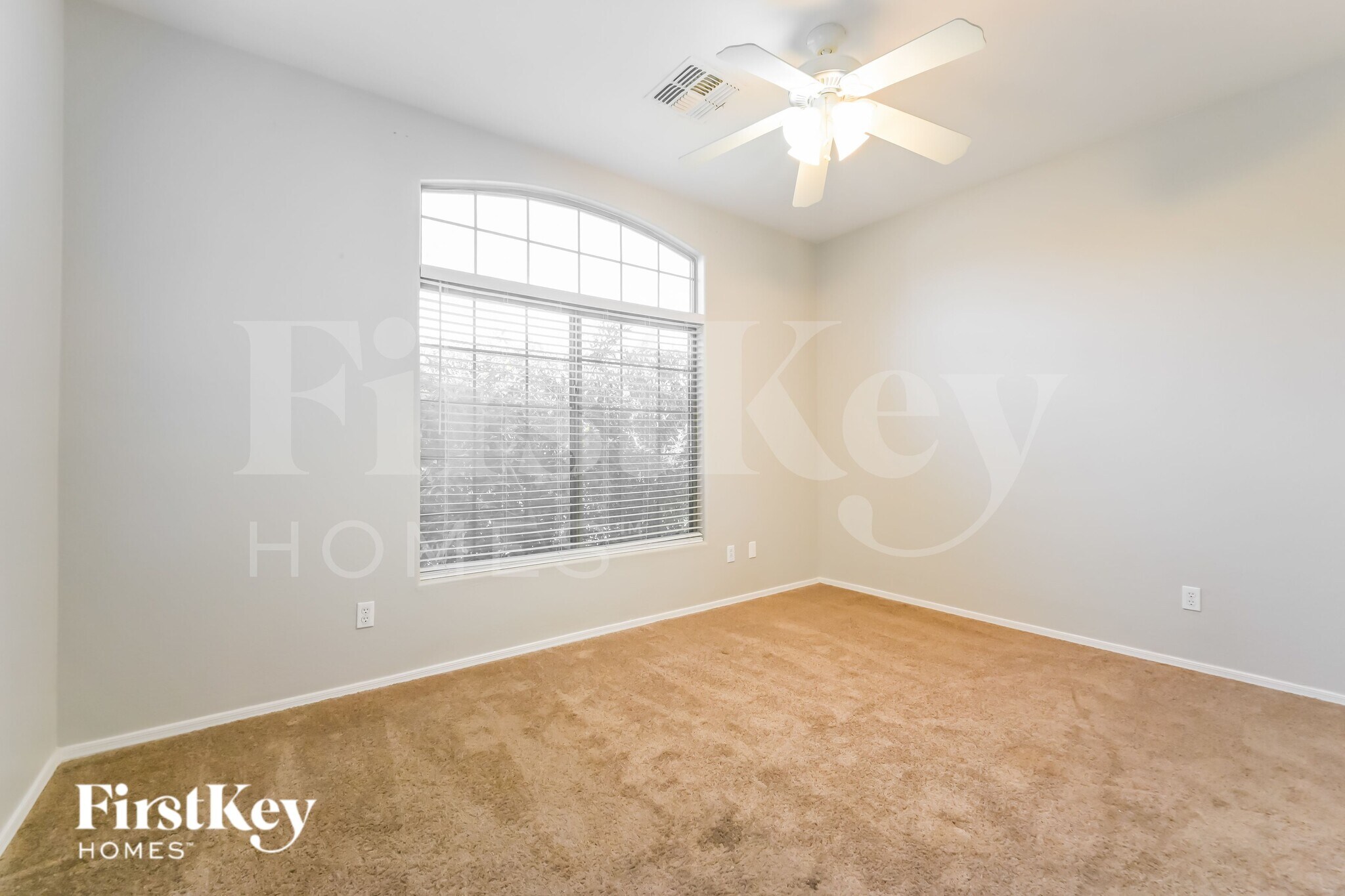 Building Photo - 3032 E Pinto Valley Rd