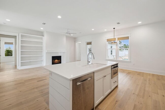 Building Photo - 91 Heartwood St