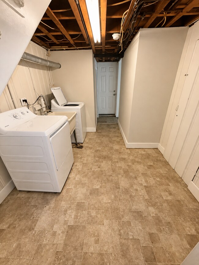 Building Photo - 2162 Firethorn Rd