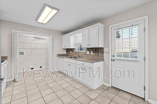 Building Photo - 19 Whitney Ct