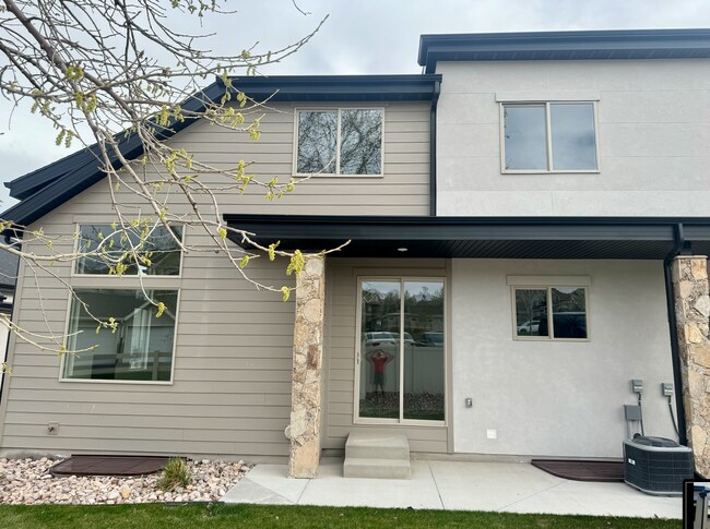 Building Photo - 172 W Autumn Ln