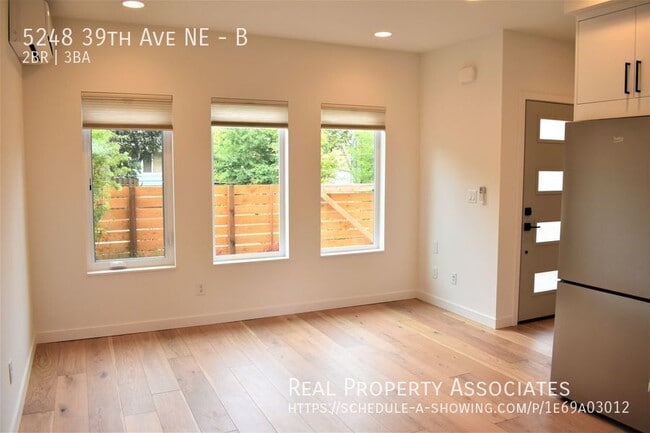 Building Photo - 5248 39th Ave NE