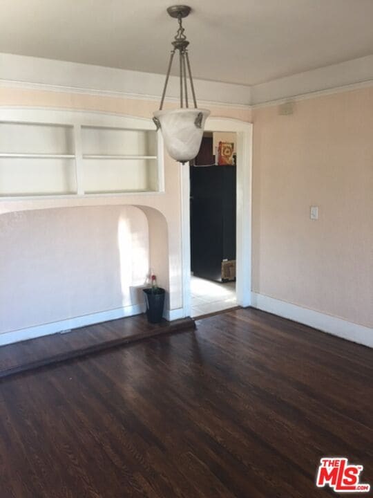 Building Photo - 4615 S Gramercy Pl