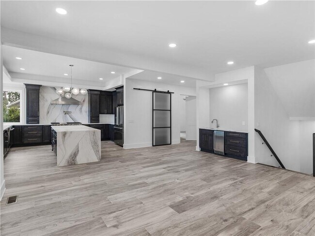 Building Photo - 3258 S Bay Dr