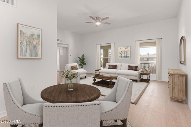 Building Photo - 16853 N Meadow Park Dr