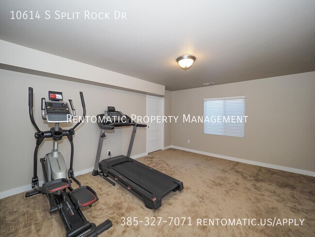 Building Photo - 10614 S Split Rock Dr