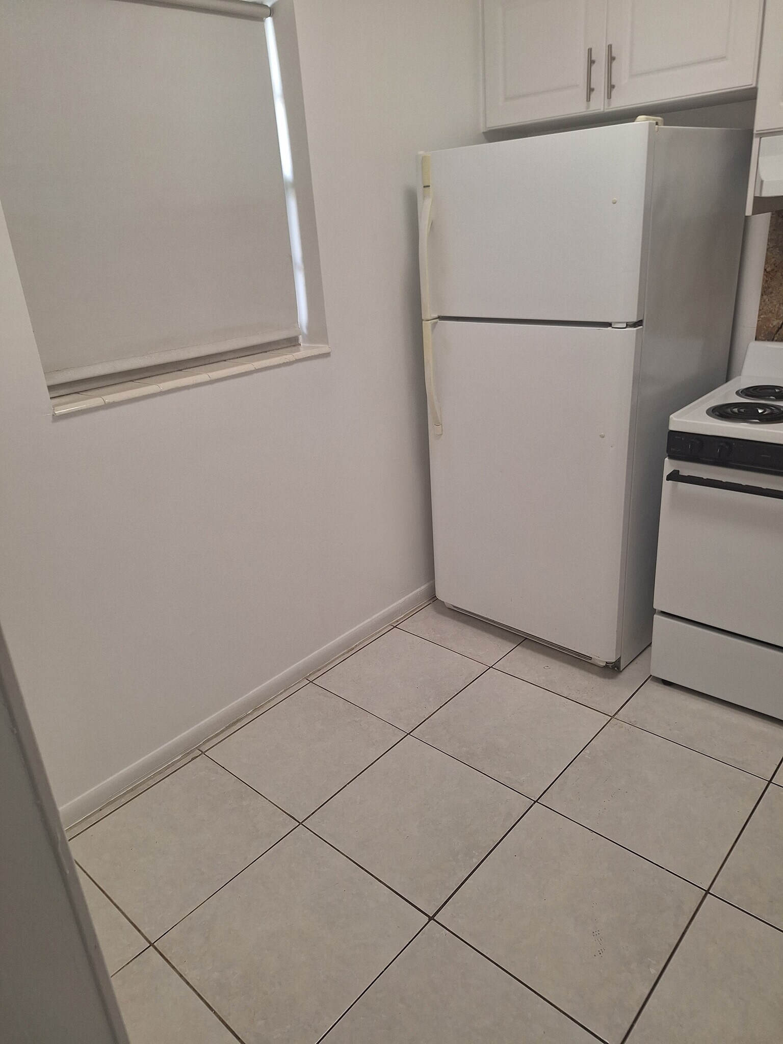 Building Photo - 5061 W Oakland Park Blvd