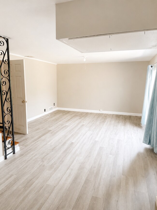 Building Photo - 10933 Brookings Dr