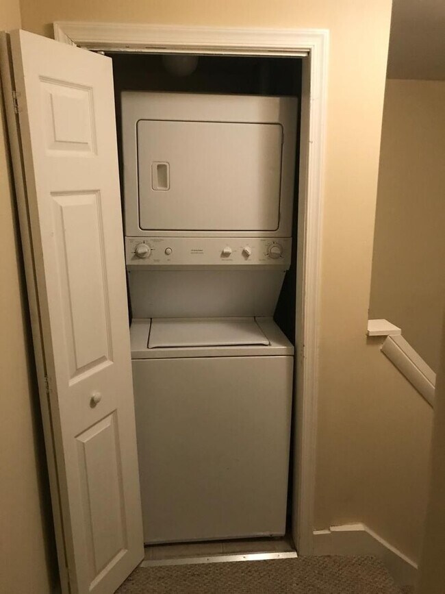 Building Photo - 2030 E Baltimore St