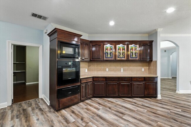 Building Photo - 232 County Rd 633