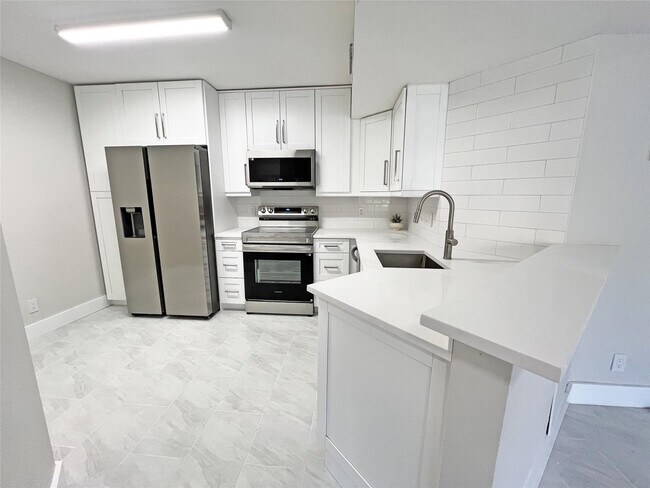 Building Photo - 9055 Wiles Rd