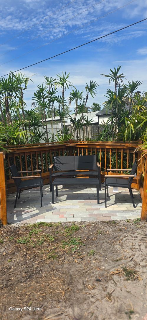 Building Photo - Shamrock Road