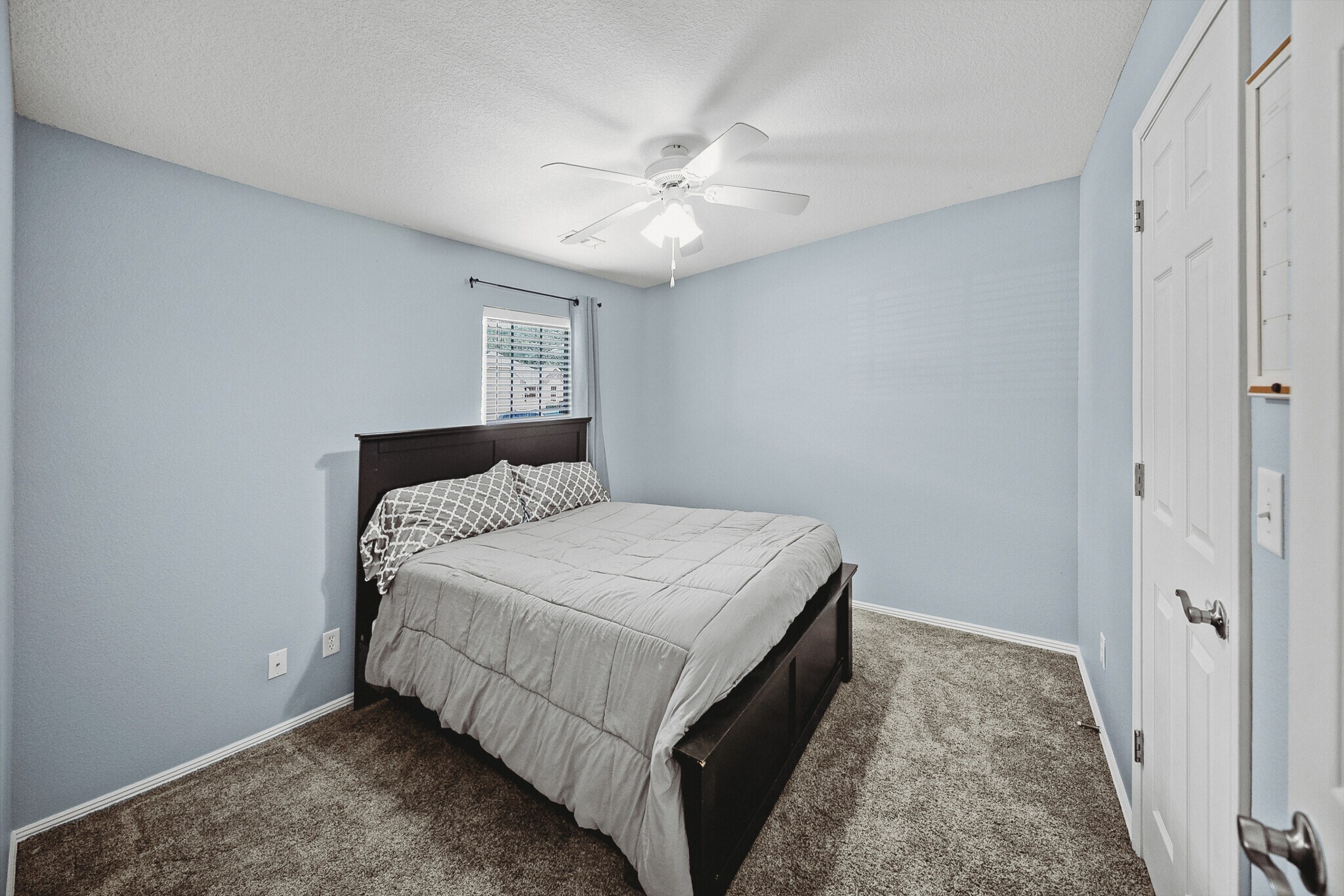 Building Photo - 2167 Sweetwater Ranch Ave