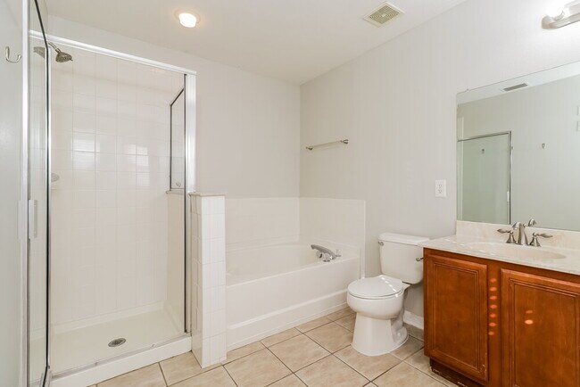 Building Photo - 19738 Timberbluff Dr